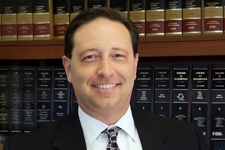 Attorney Michael Dujovne Attends Iron Oak Post Chamber Event
